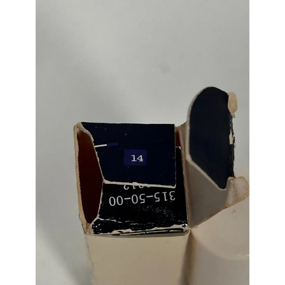 Avon Concealing Stick Light 1.7g Vintage 1994 New in Box 315-50-00